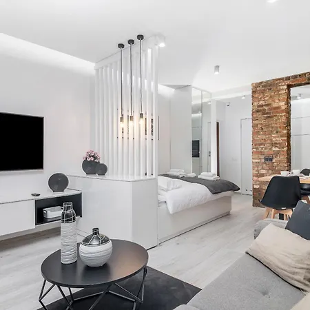 Beautiful Wrocloft By Renters Apartman *