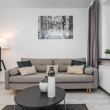 Beautiful Wrocloft By Renters Apartman